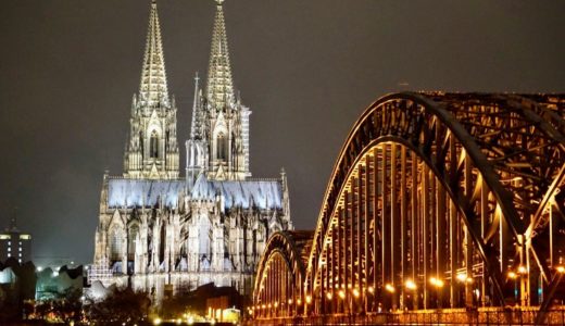 【写真撮影スポット】ドイツの世界遺産ケルン大聖堂の全景を撮るならここがおすすめ！ホーエンツォレルン橋の愛の南京錠とセットで観光しましょう！