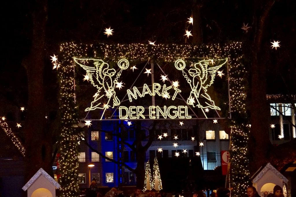 ケルン　ノイマルクト　天使のクリスマスマーケット